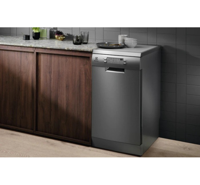 Посудомийна машина Electrolux ESM82310SX